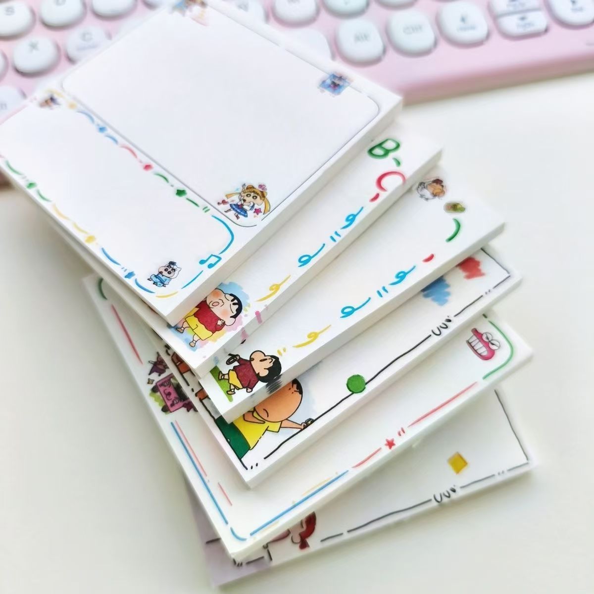 Sticky Note Cube - กระดาษโน้ตสี่เหลี่ยมลายการ์ตูนชินจัง น่ารัก ฉีกได้ ติดแน่น สำหรับนักเรียน เขียนข้อความ